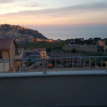 Con Vista Апартаменты Кастельсардо